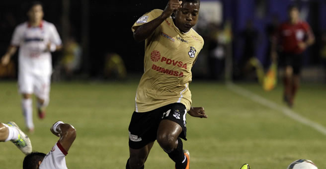 libertadores_2014_nacional_asuncion_zamora_efe_6_656x340