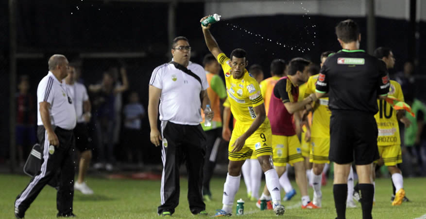 libertadores_2015_cerro_porteno_tachira_5_efe_877x452