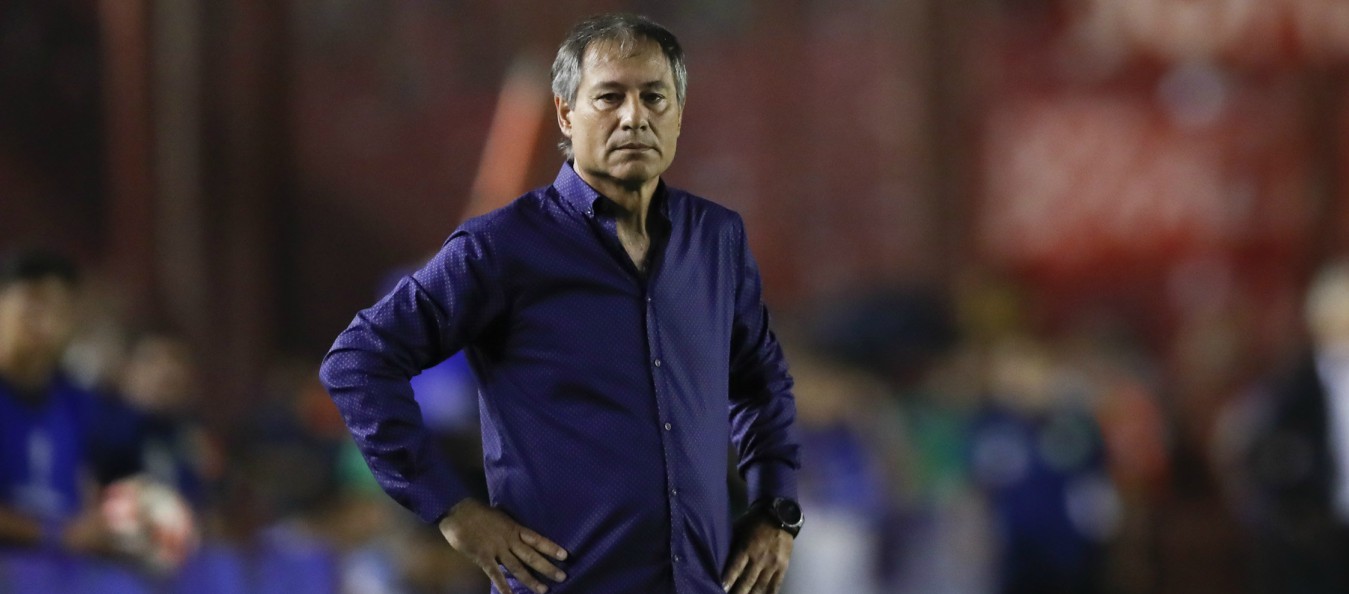 Ariel Holan: "Ganando o empatando traemos la Copa a casa ...