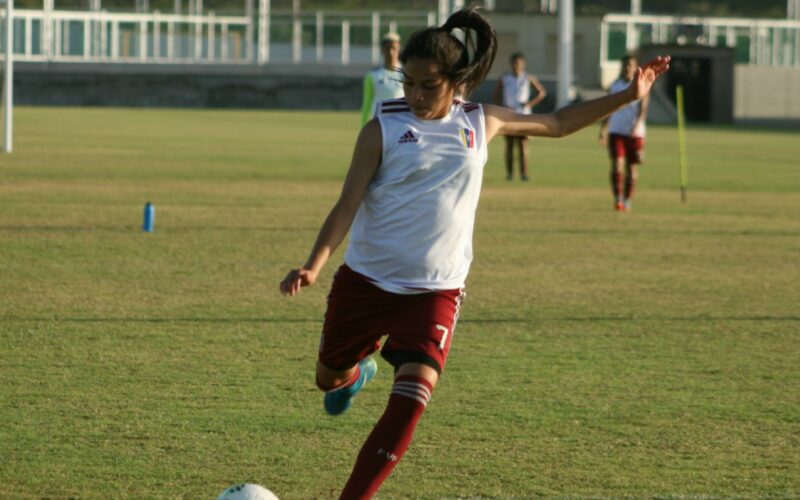 La Vinotinto femenina brilló en el segundo tiempo y venció a Uruguay 