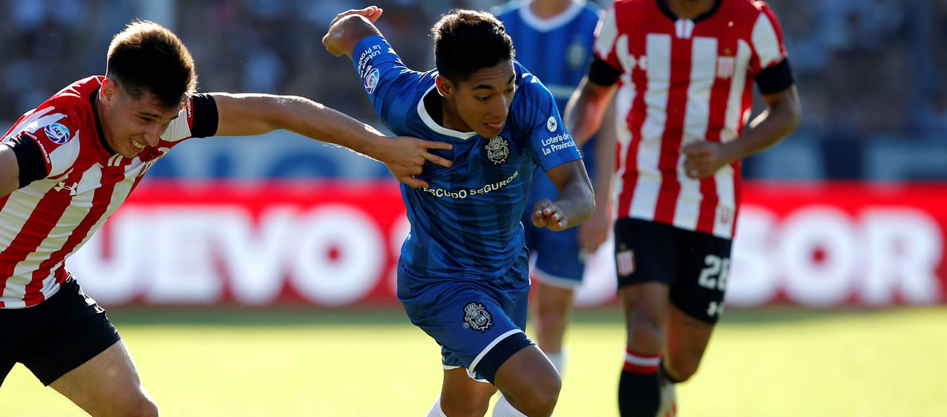 Jesús Vargas vio minutos en el clásico platense