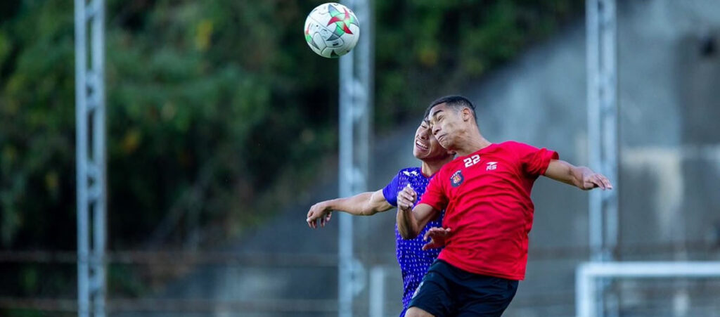 Caracas FC y Metropolitanos en acción durante un partido de pretemporada
